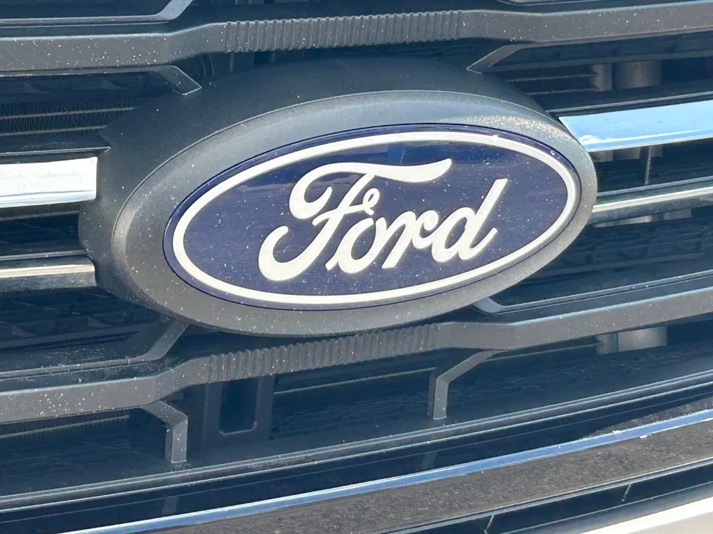 Certified Used 2025 Silver Metallic Ford XLT image 19