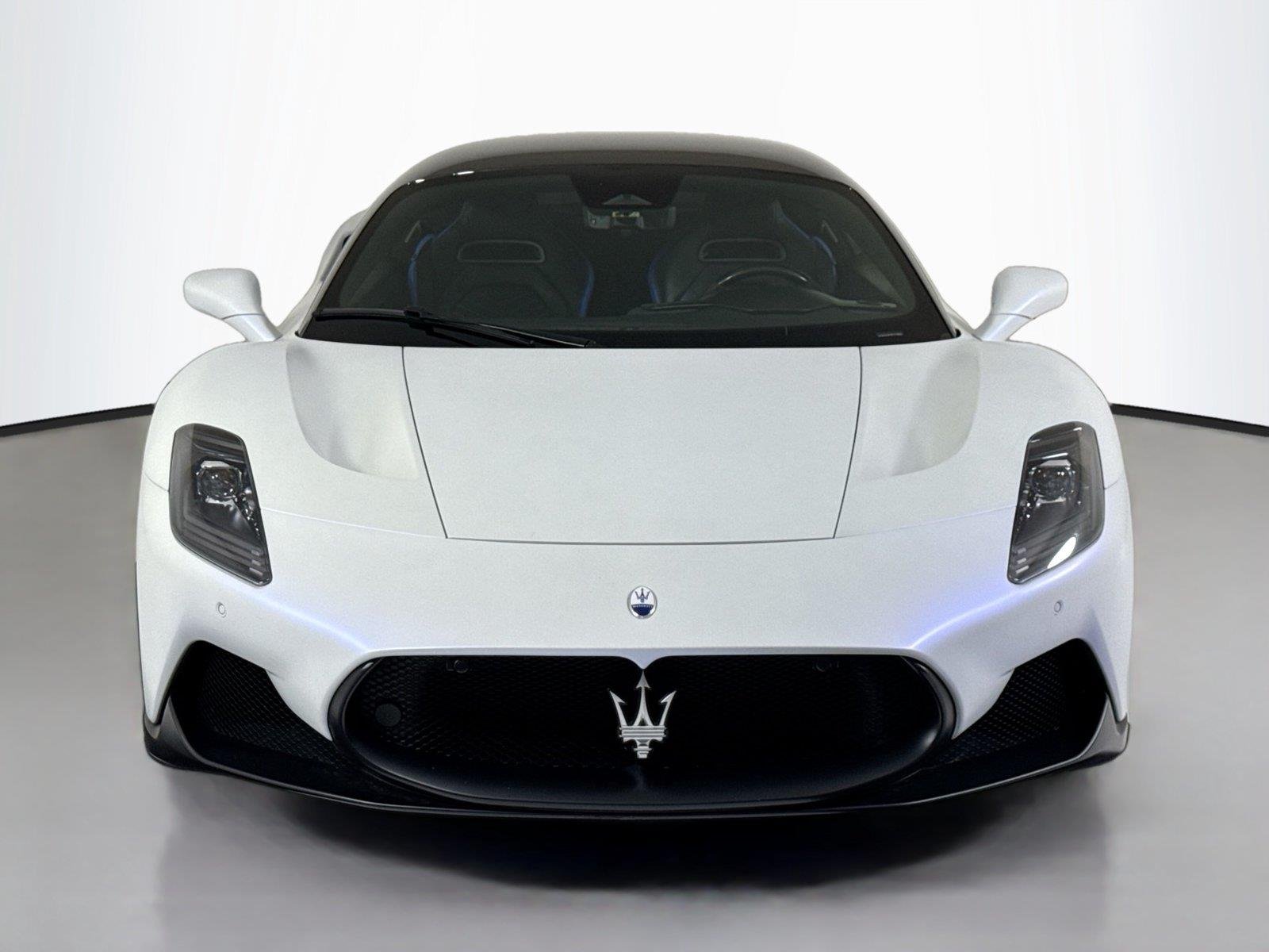 Used 2023 Bianco Solid Maserati  image 10