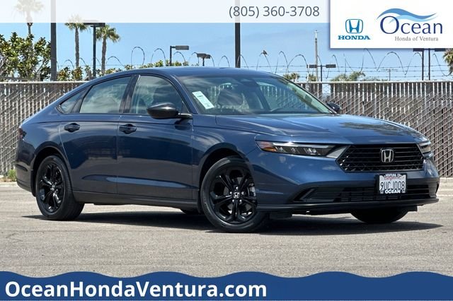 Used 2025 Canyon River Blue Met Honda SE image 1