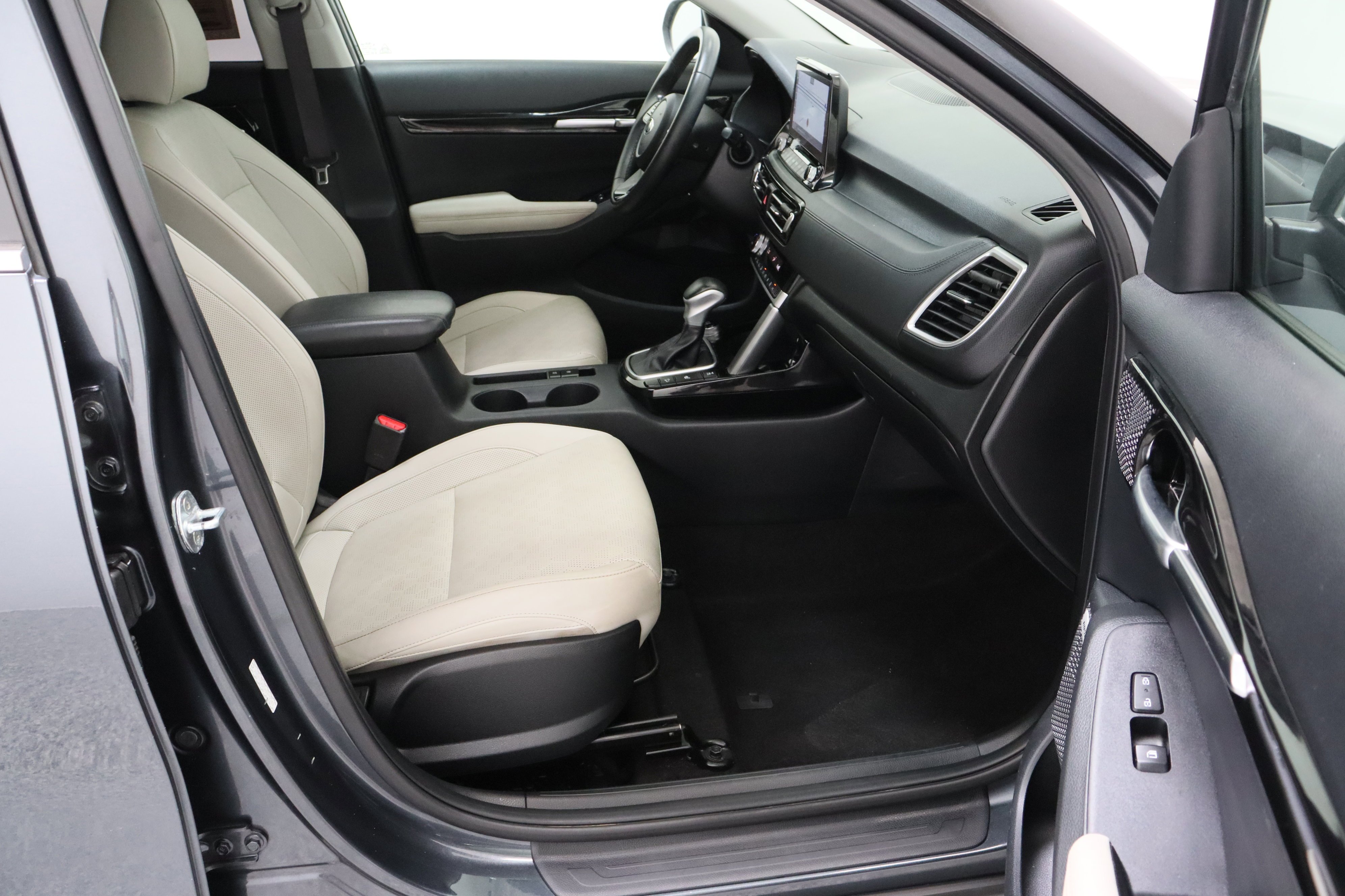 Used 2021 Gravity Gray Kia SX 1.6T image 41