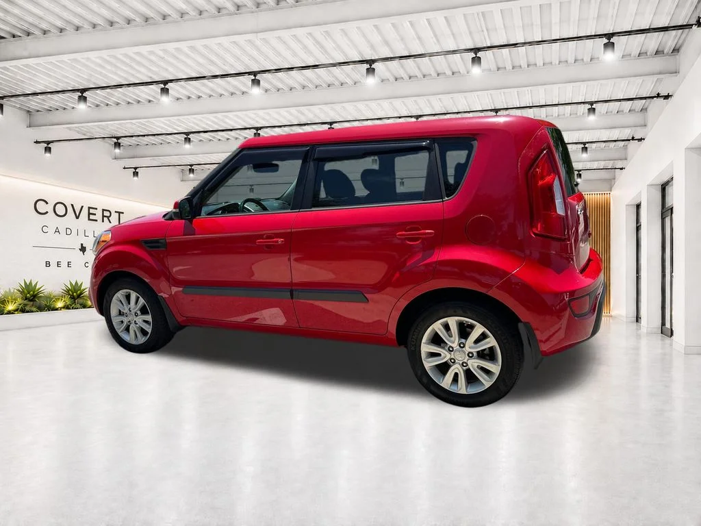 Used 2013 Red Kia Plus image 7