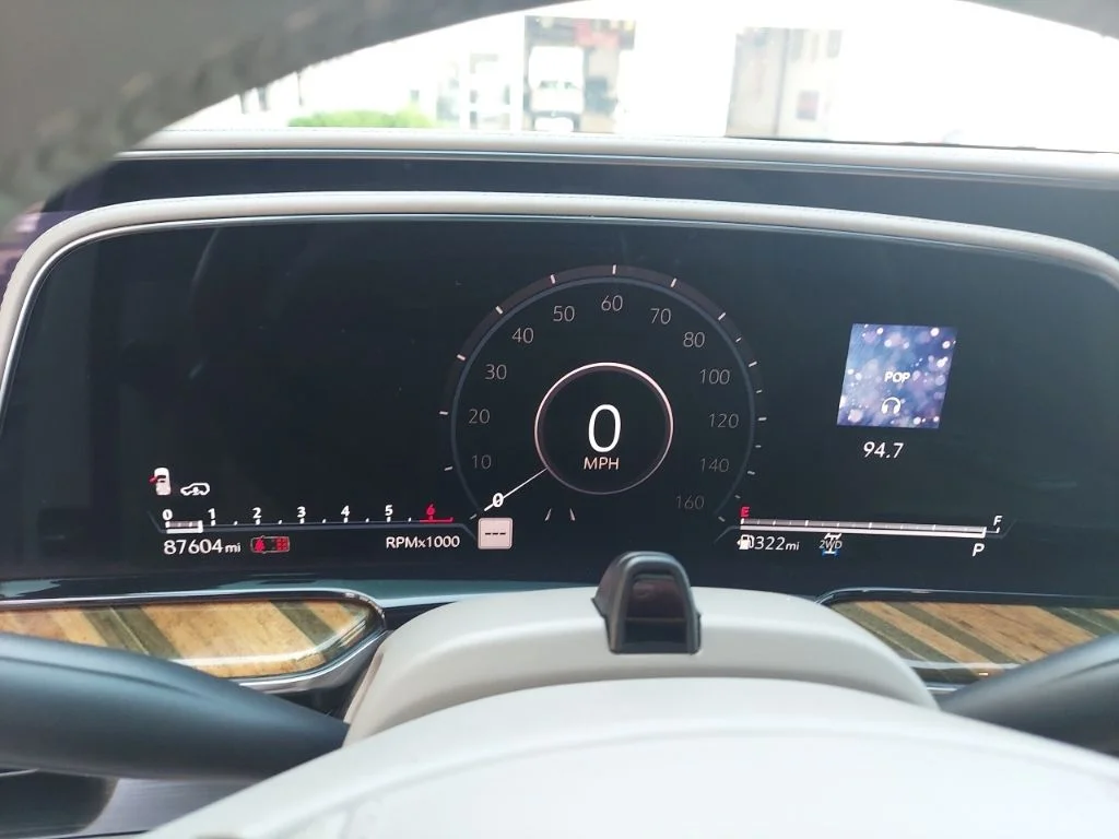 Used 2021 White Cadillac Premium Luxury Platinum image 14