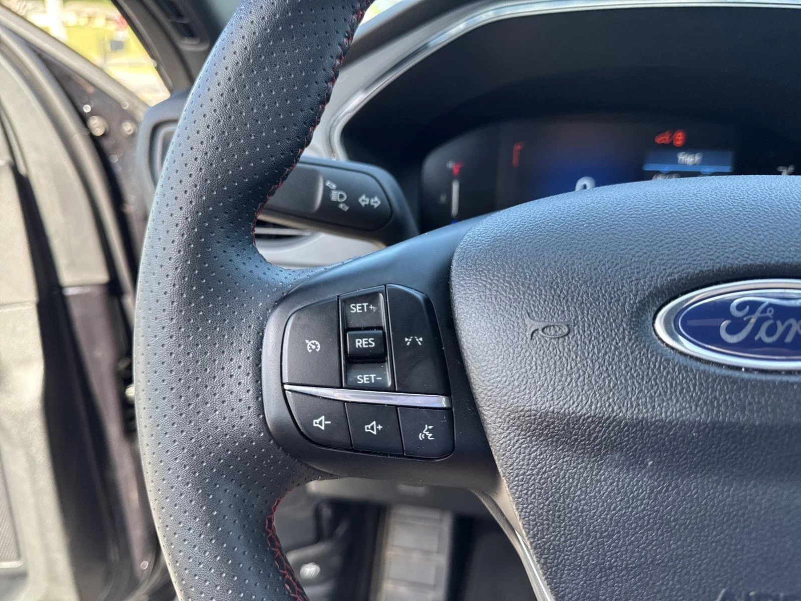 Used 2025 Agate Black Ford ST-Line image 16