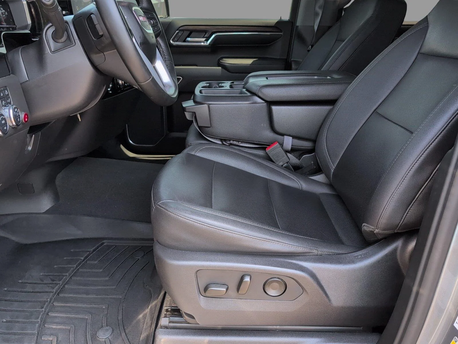Used 2024 Sterling Metallic GMC SLT image 3
