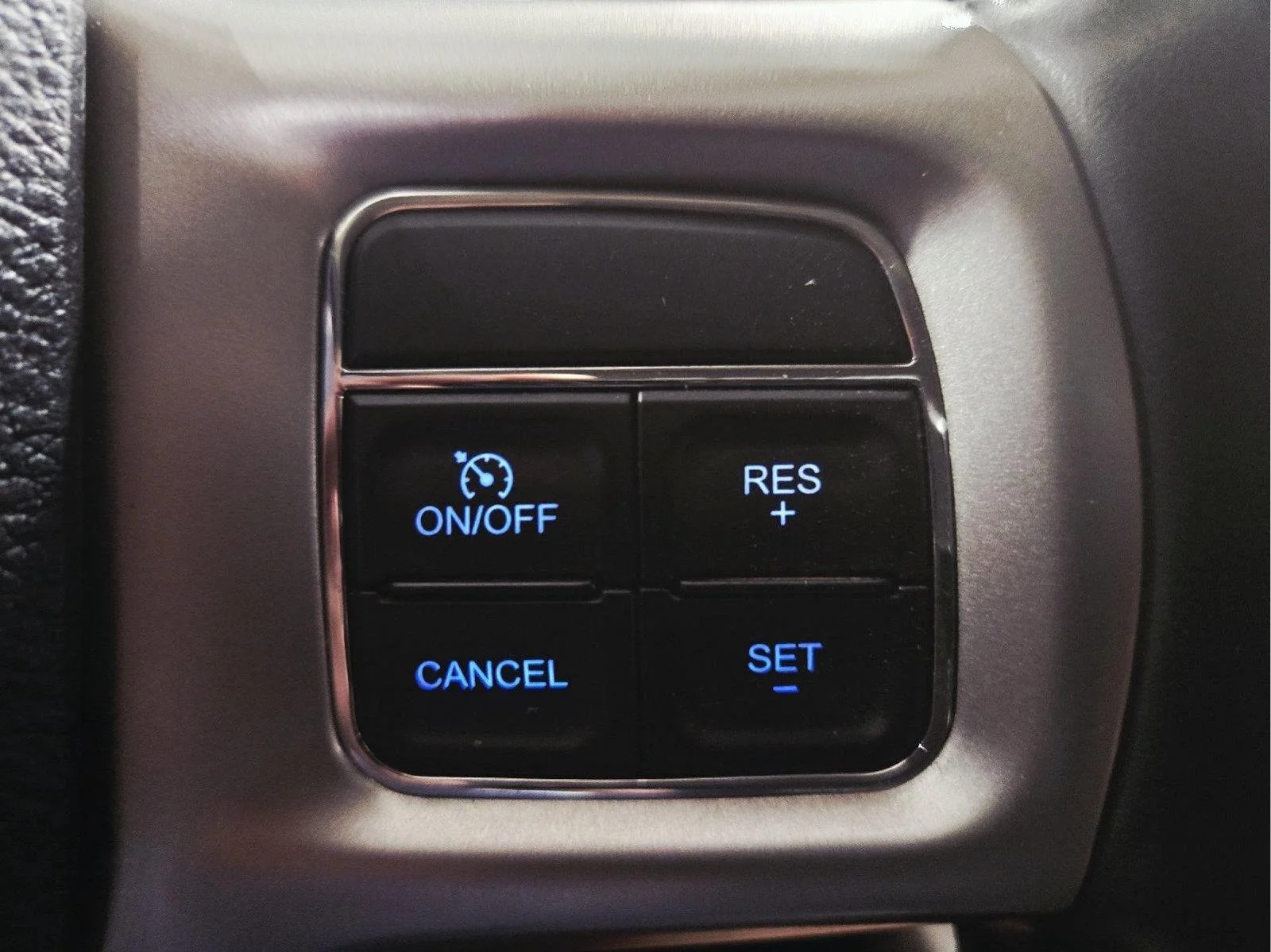 Used 2014 Bright Silver Metallic Clearcoat Ram Laramie image 19