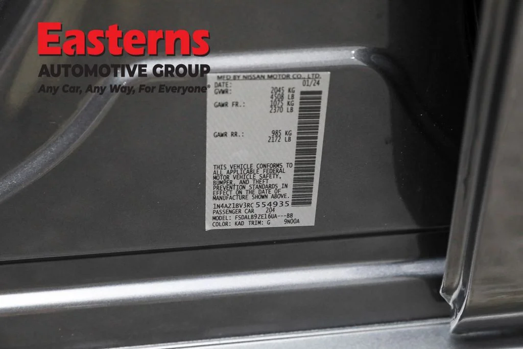 Used 2024 Gray Nissan S image 34