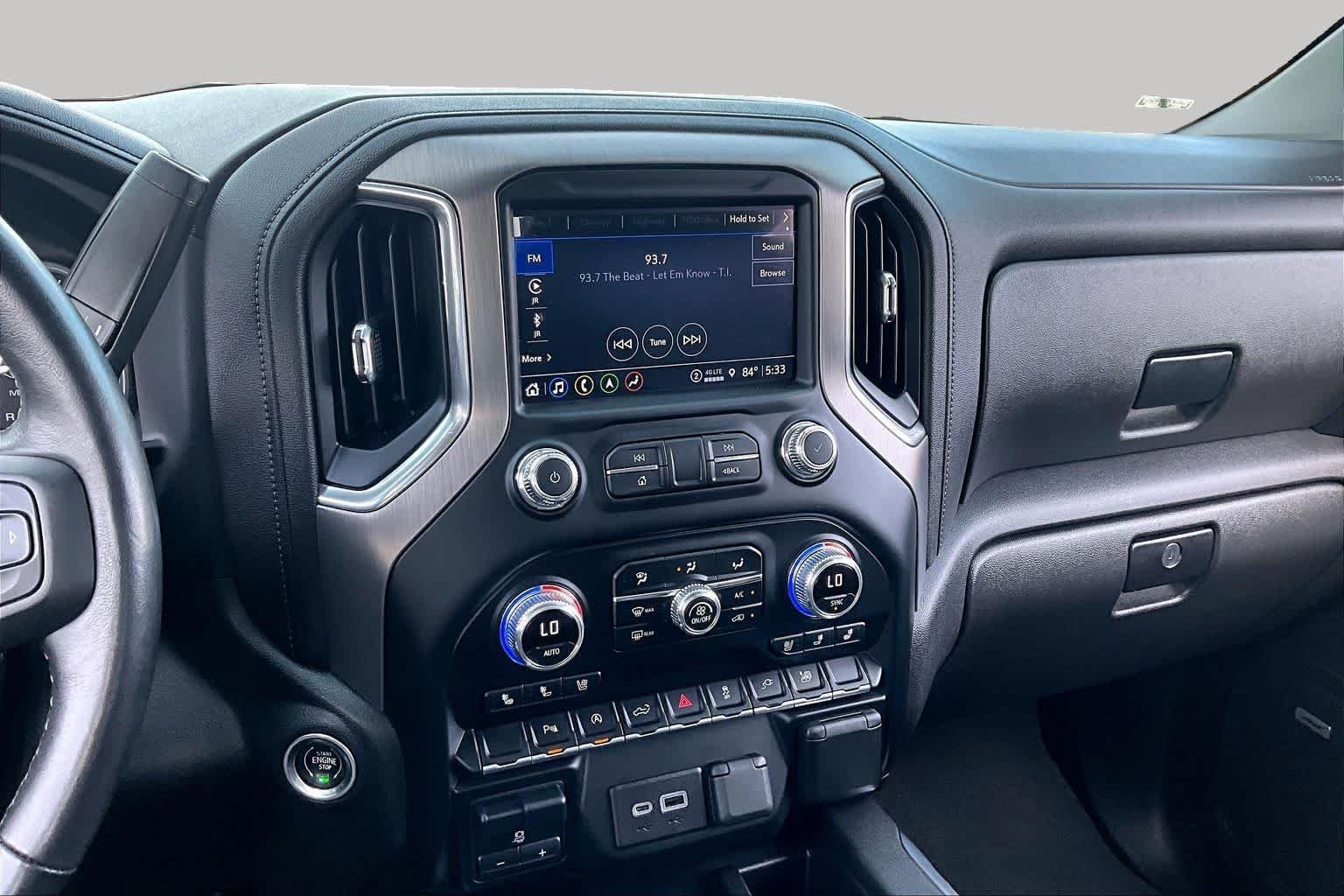 Used 2022 White Frost Tricoat GMC Denali image 7