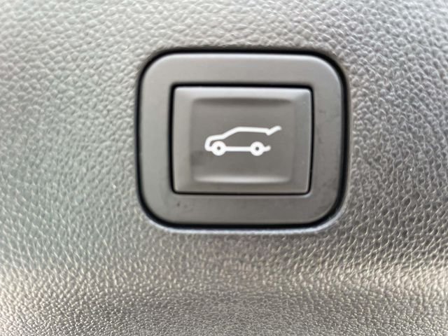 2025 GMC Yukon XL Elevation - Photo 11
