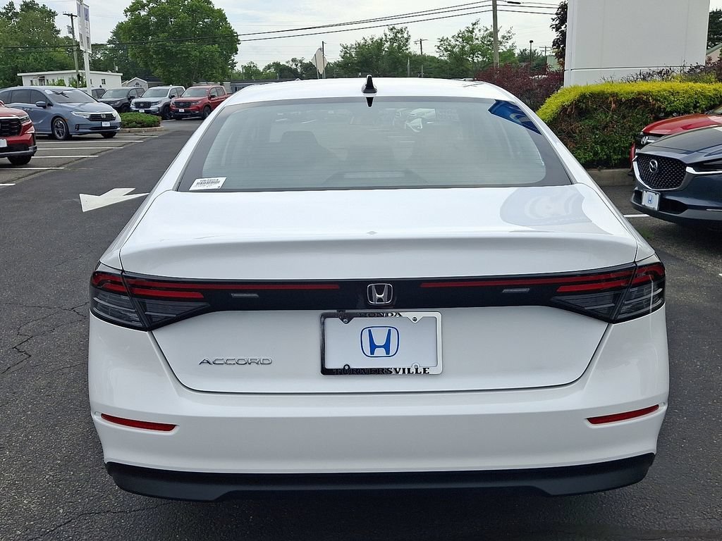 Certified Used 2025 Platinum White Pearl Honda 1.5T SE image 38