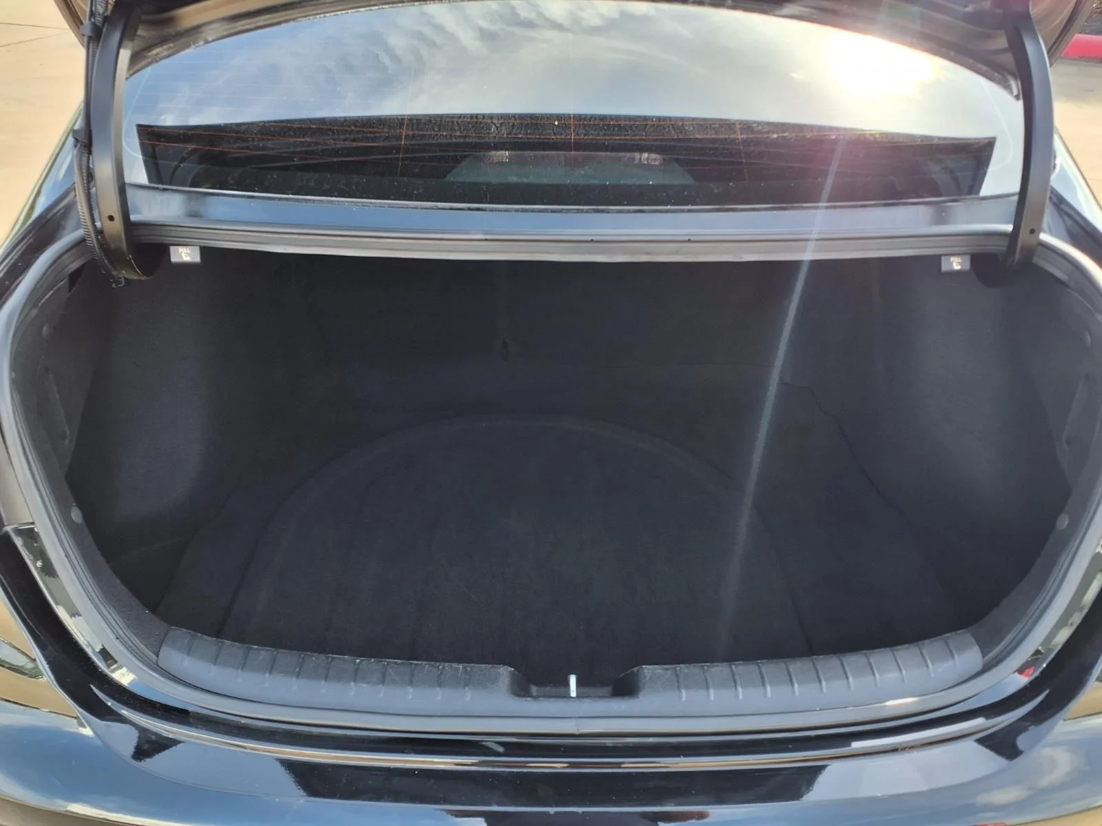 Used 2023 Black Kia LXS image 10
