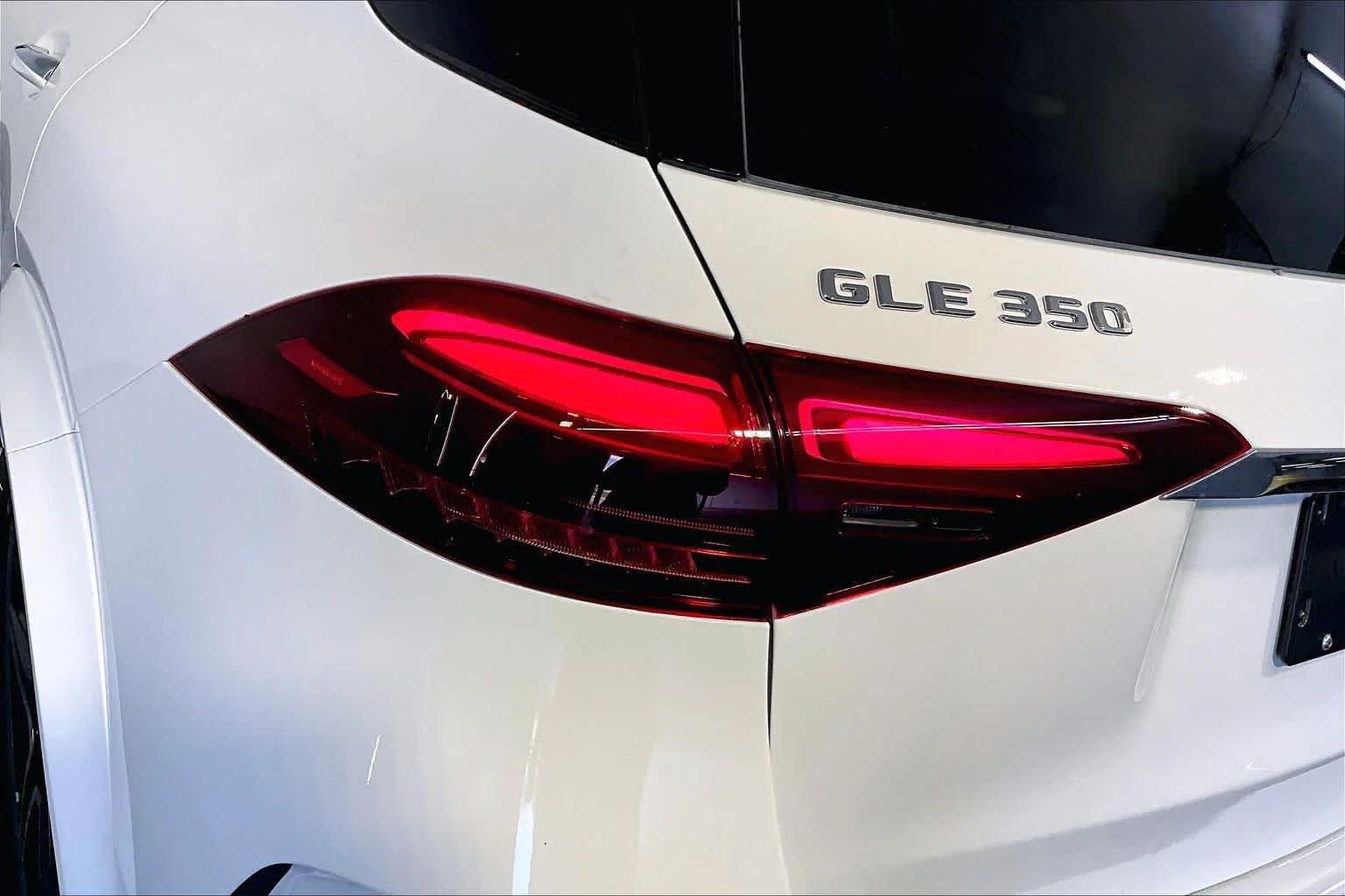 New 2026 Polar White Mercedes-Benz GLE 350 image 5
