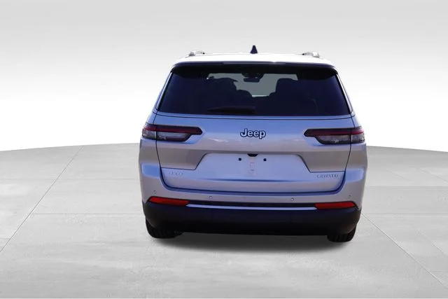 New 2026 Silver Zynith Exterior Paint Jeep Limited image 4