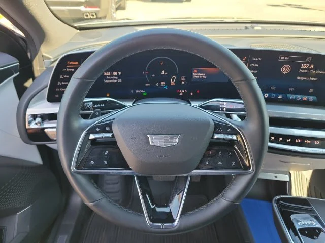 2024 Cadillac LYRIQ Luxury 1 - Photo 27