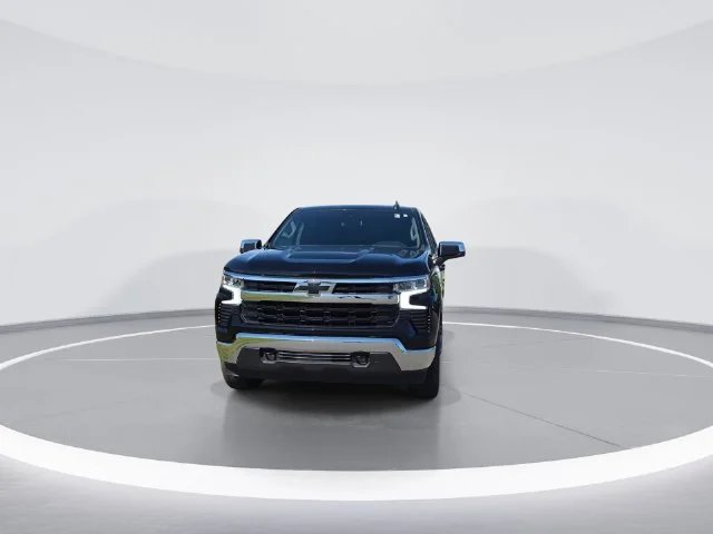 Used 2025 Black Chevrolet LT image 3