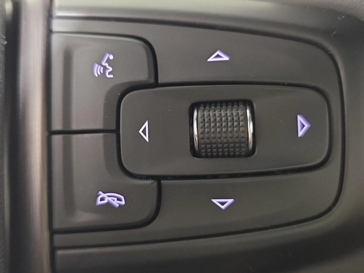 Used 2024 Summit White GMC AT4 image 19