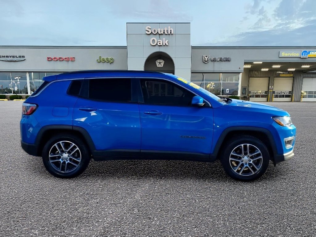 Used 2020 Blue Jeep Latitude image 2
