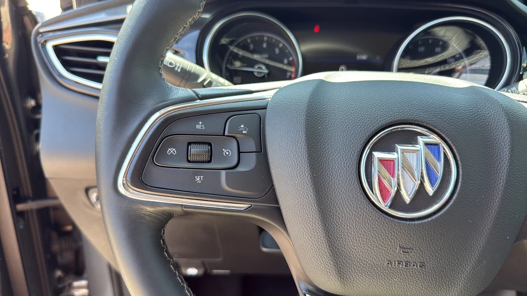 Used 2021  Buick Select image 22