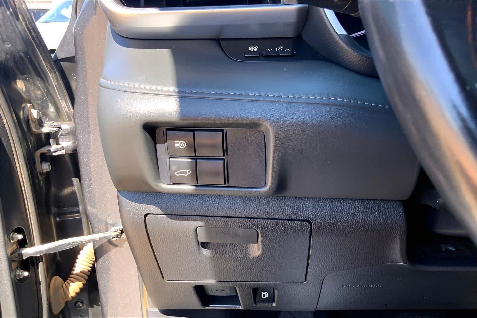 Used 2020 Magnetic Gray Metallic Toyota XLE image 36