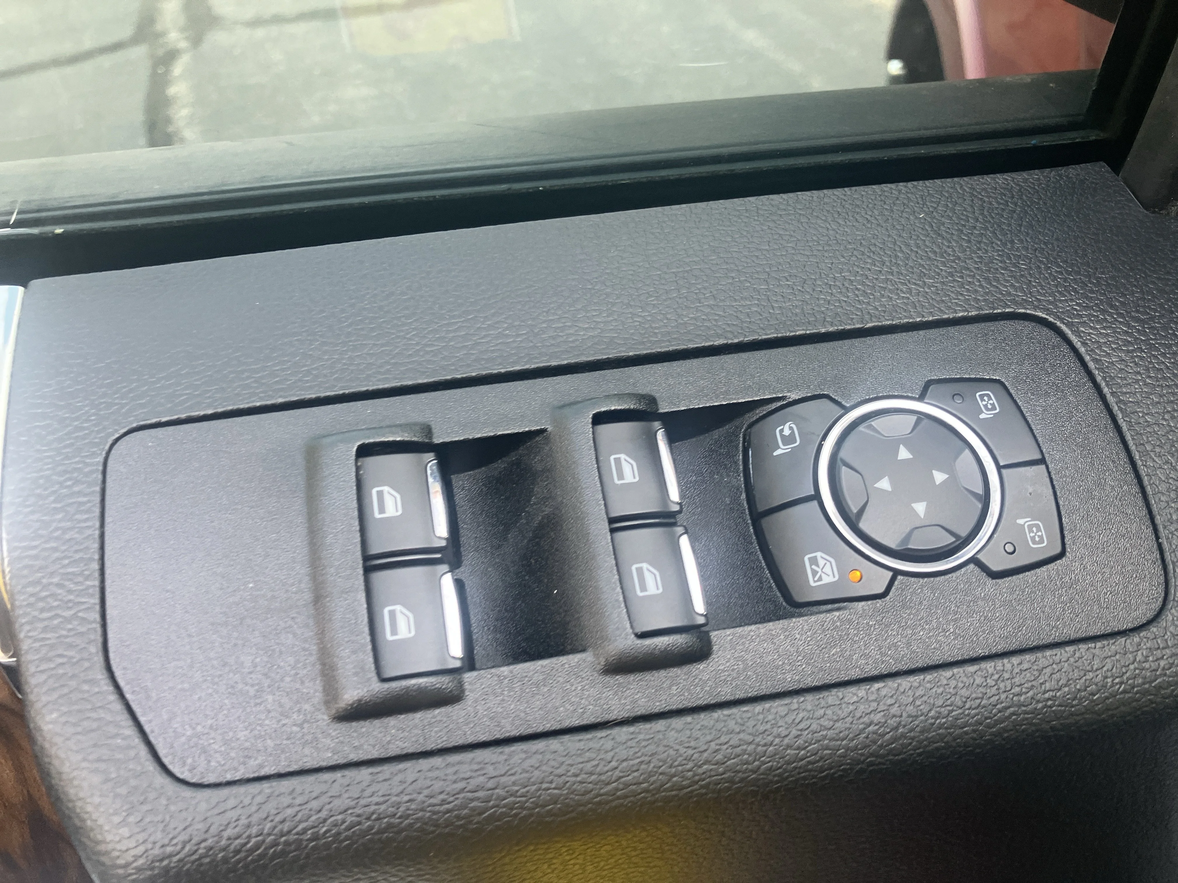 Used 2019 Red Ford LARIAT image 17