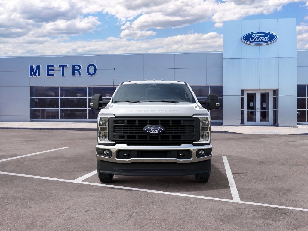 New 2027 Oxford White Ford XL image 7