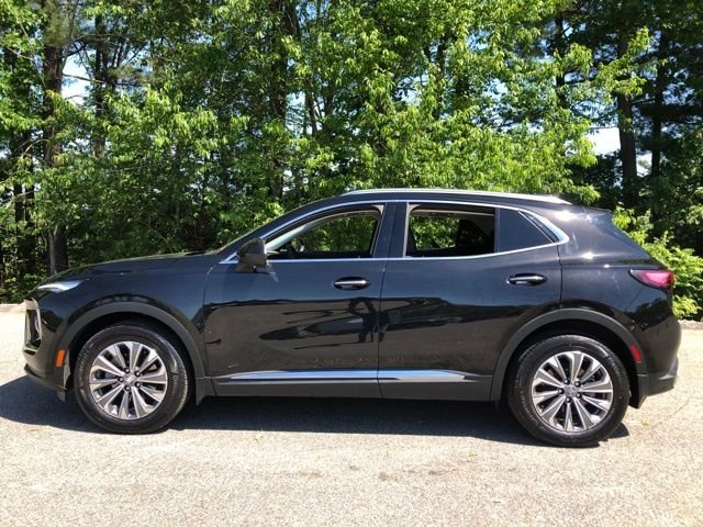 Used 2025 Black Buick Preferred image 8
