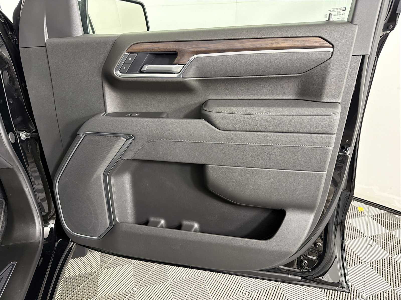 2026 GMC Sierra 1500 SLT - Photo 12