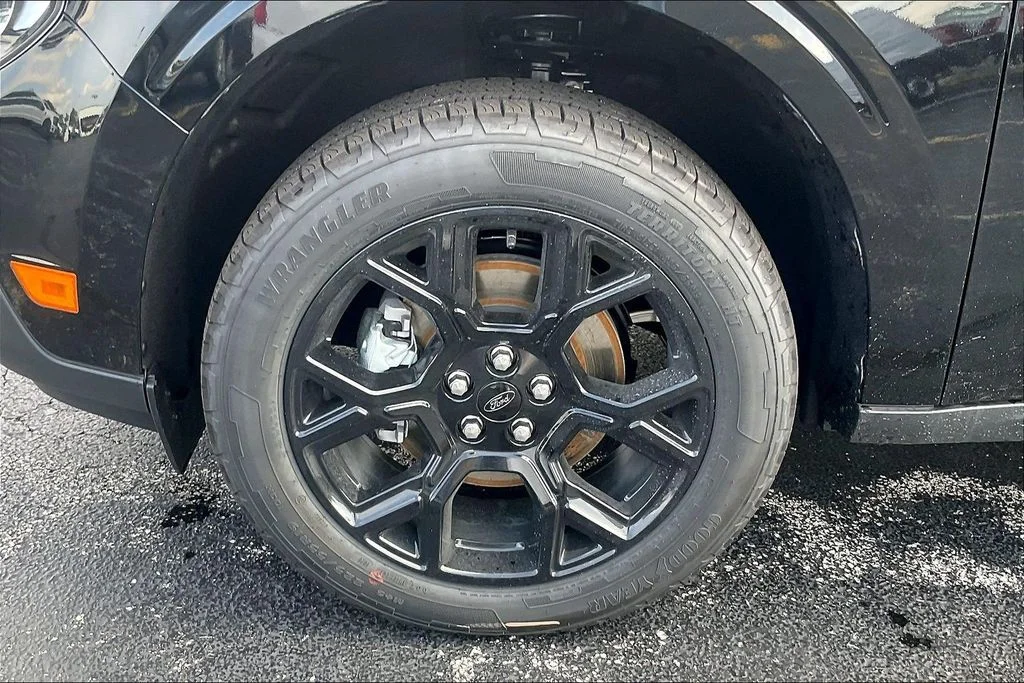 New 2026 Shadow Black Ford XLT image 8