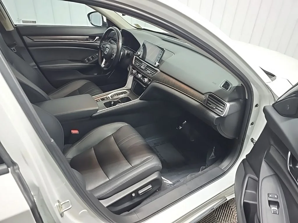 Used 2022  Honda EX-L image 16