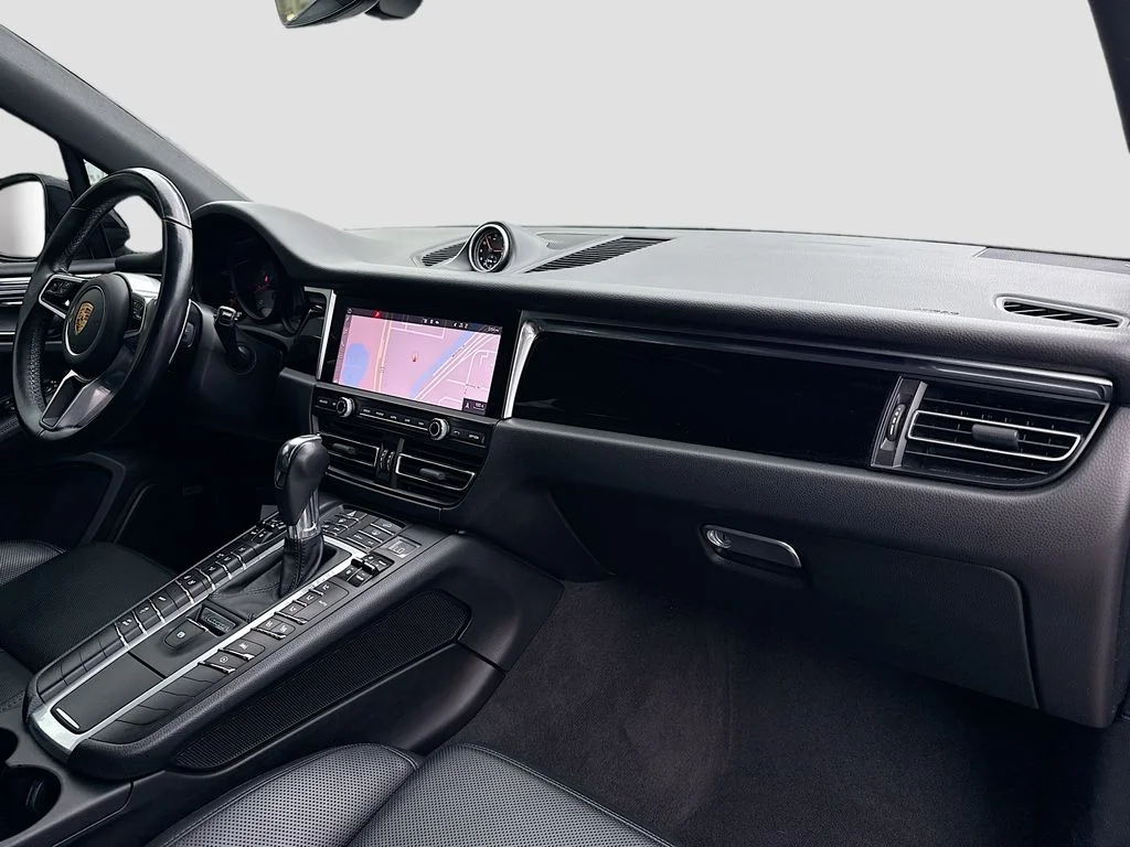 Used 2021  Porsche S image 32