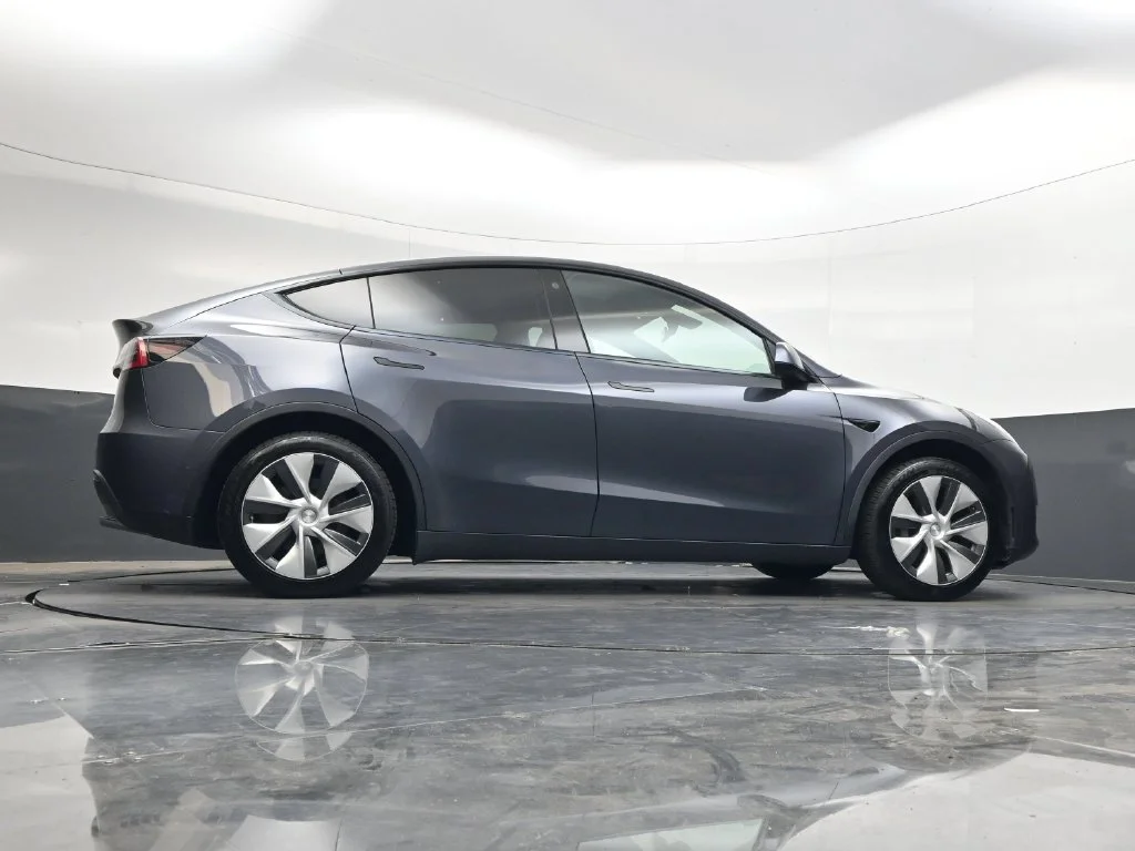 Used 2021 Midnight Silver Metallic Tesla Long Range image 30