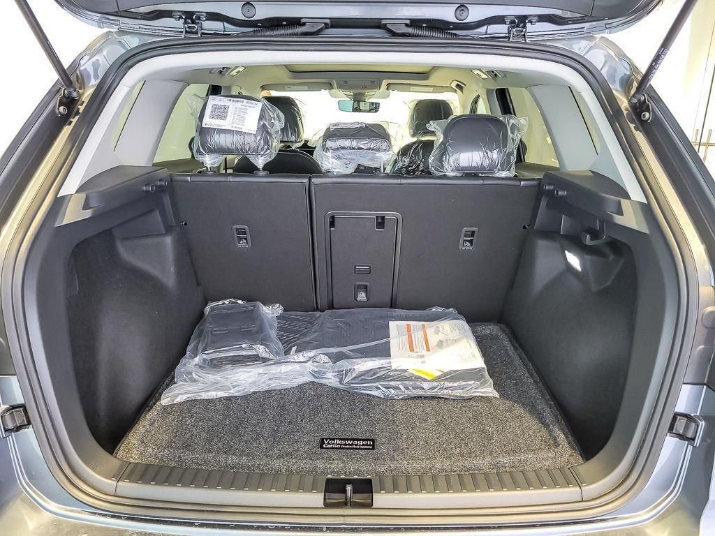 New 2026 Platinum Gray Metallic Volkswagen 1.5T SEL image 17