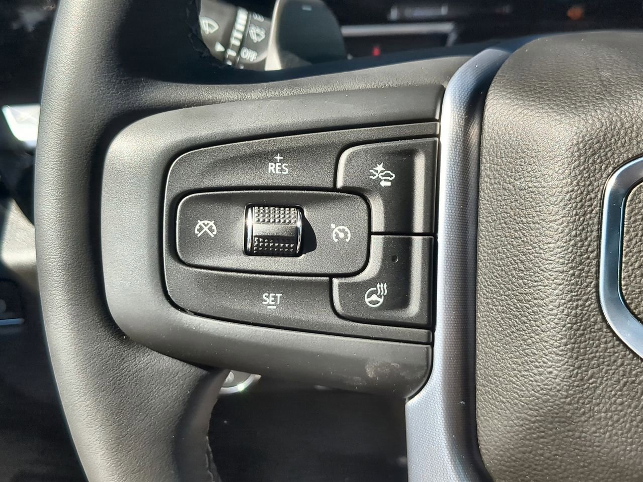 New 2026 TITANIUM RUSH METALLIC GMC SLT image 36