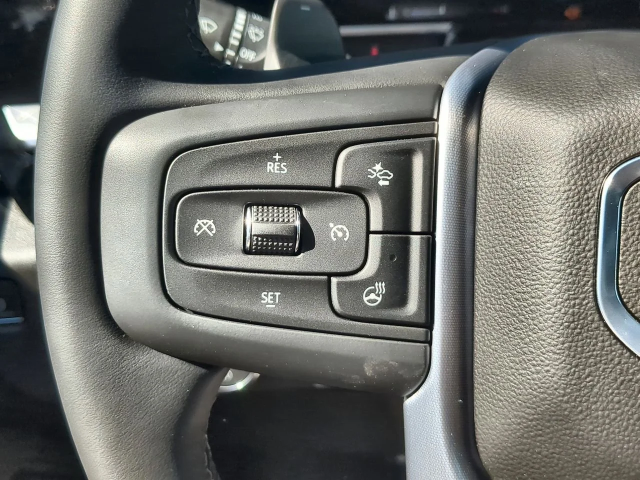 New 2026 TITANIUM RUSH METALLIC GMC SLT image 36