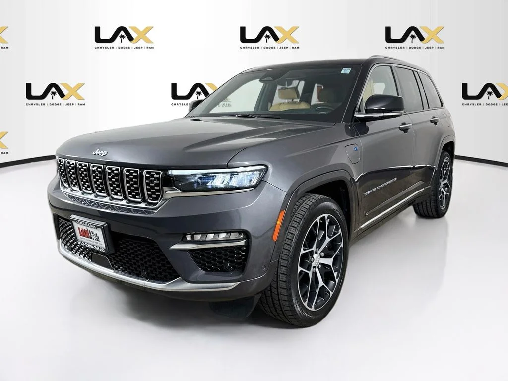Used 2024 Gray Jeep Summit Reserve 4xe image 3