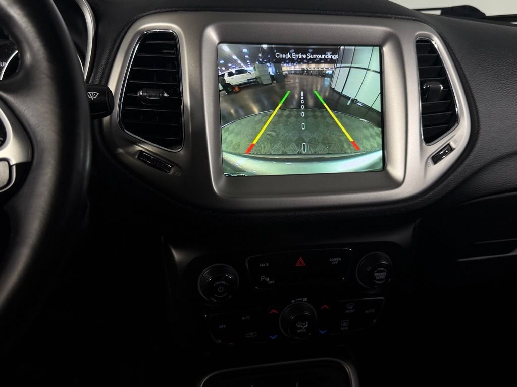 Used 2019 Silver Jeep Limited image 19