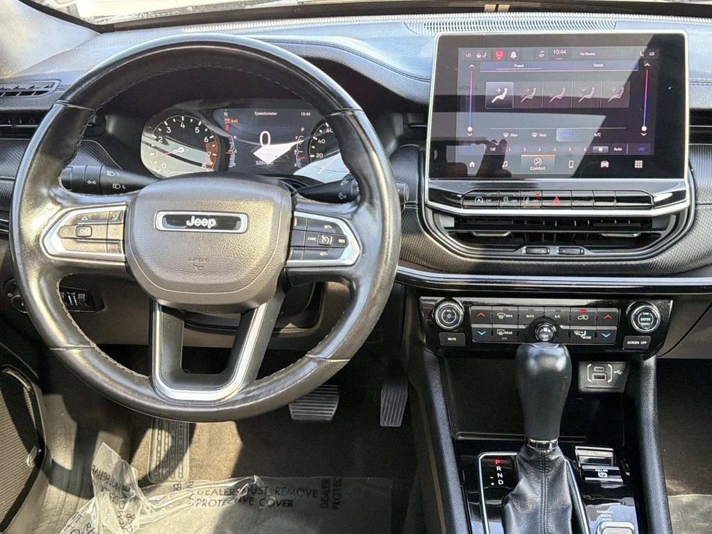 Used 2022 Black Jeep Latitude image 17