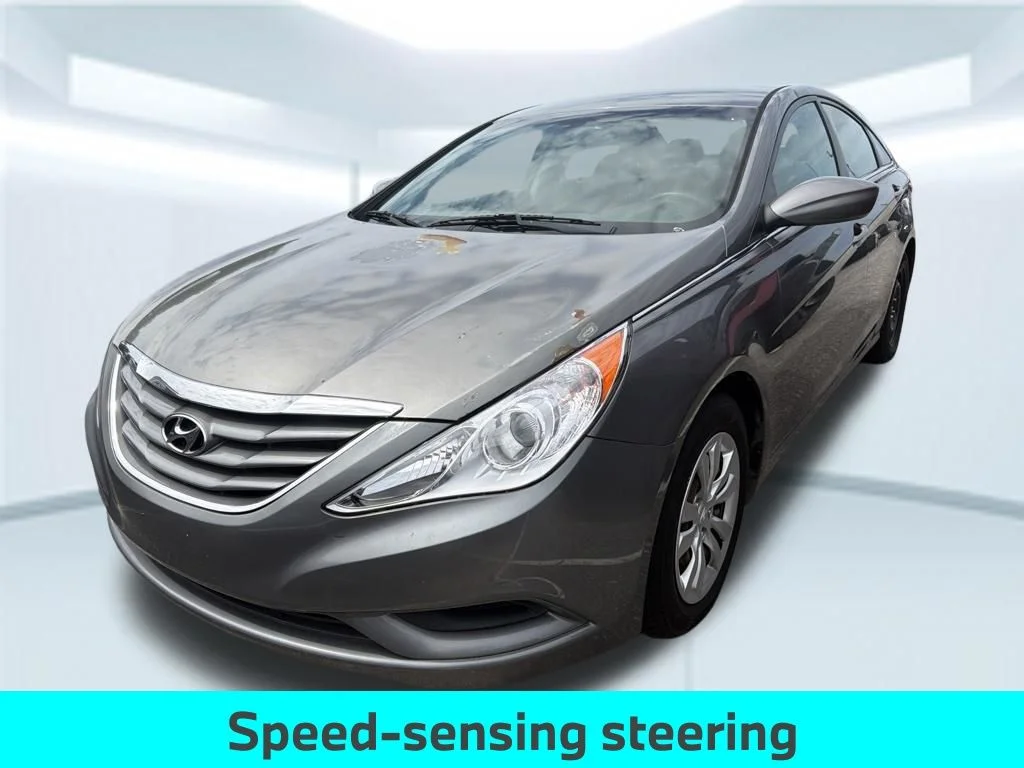 Used 2011 Gray Hyundai GLS image 4