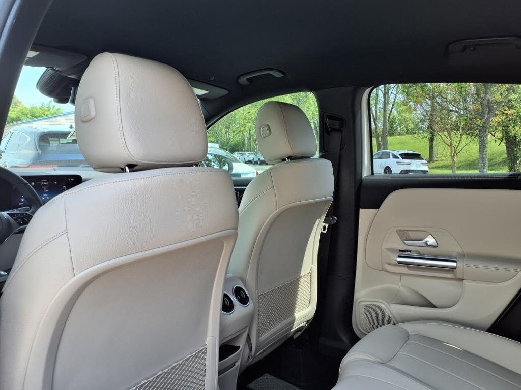 Used 2025 Polar White Mercedes-Benz GLA 250 image 20