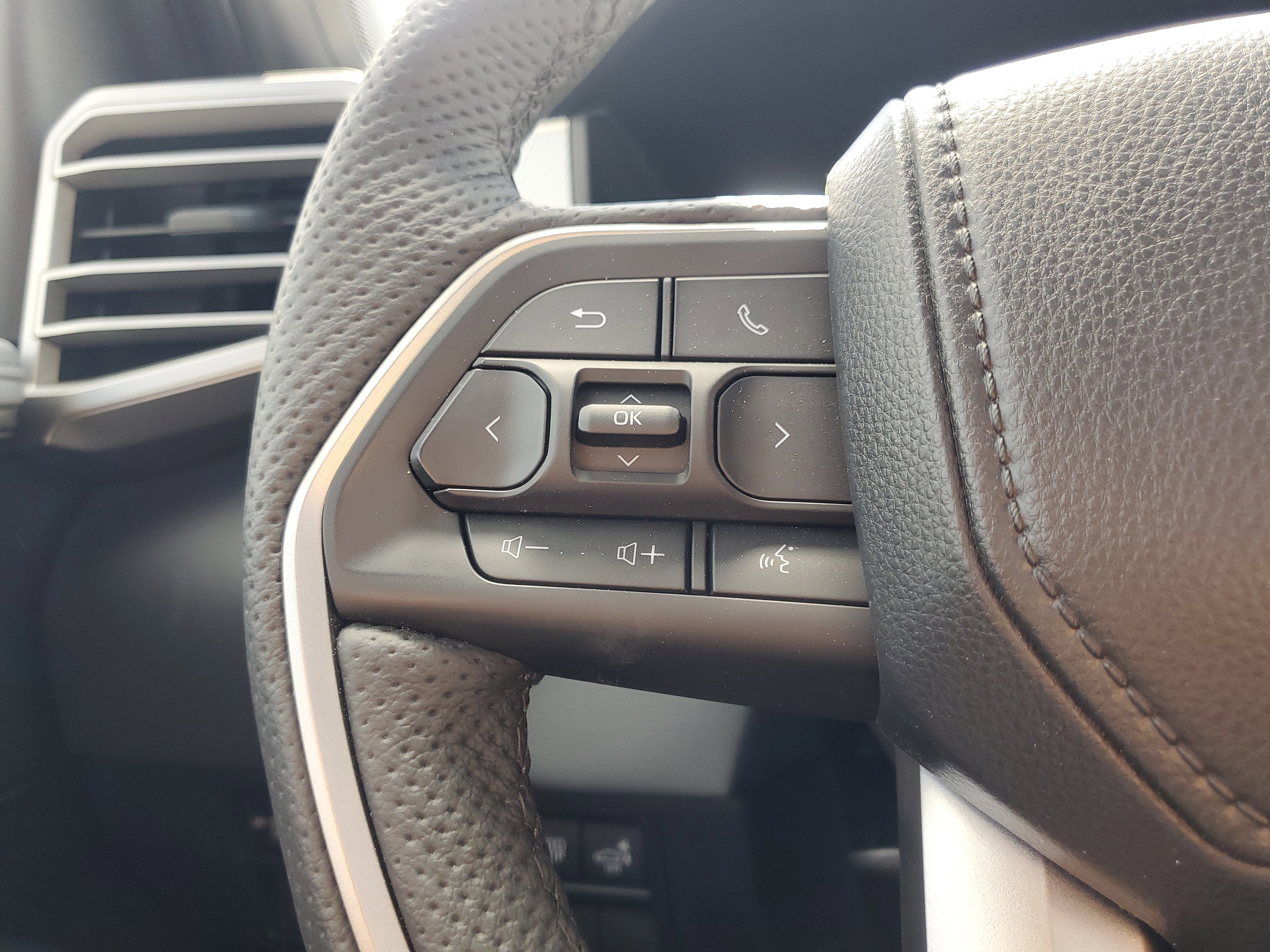 Used 2026 Ice Cap Toyota Limited Hybrid image 25