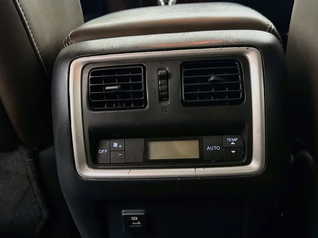 Used 2018 Black INFINITI  image 33