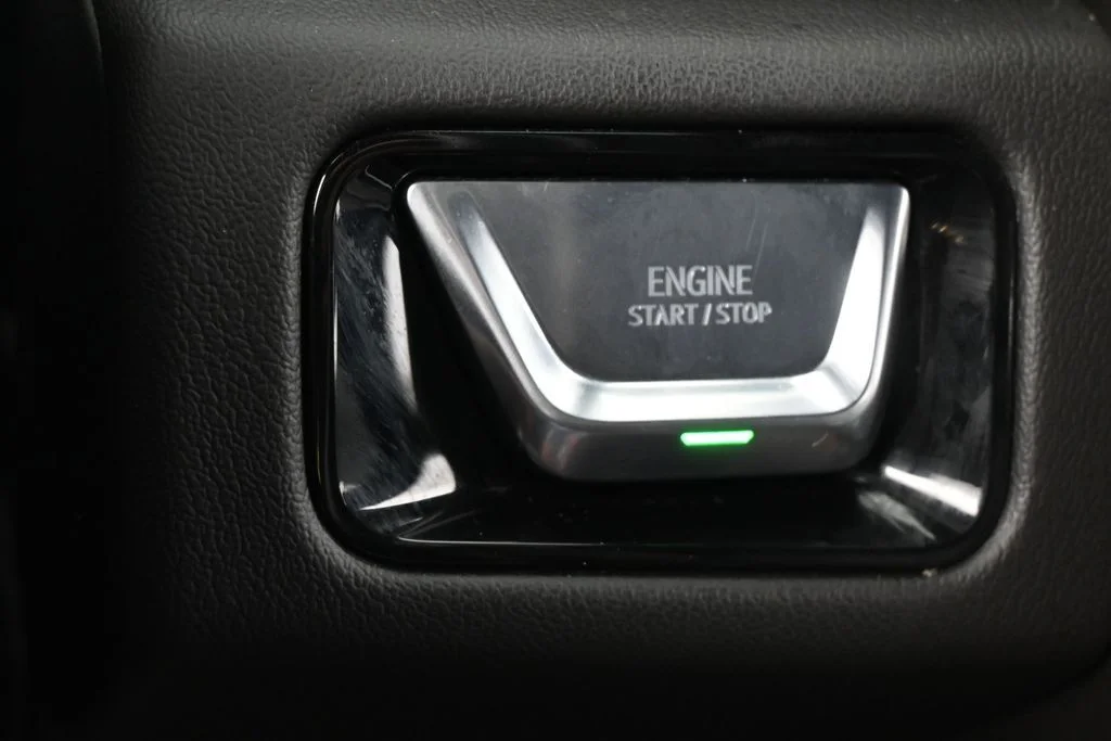 2025 GMC Yukon Denali - Photo 32