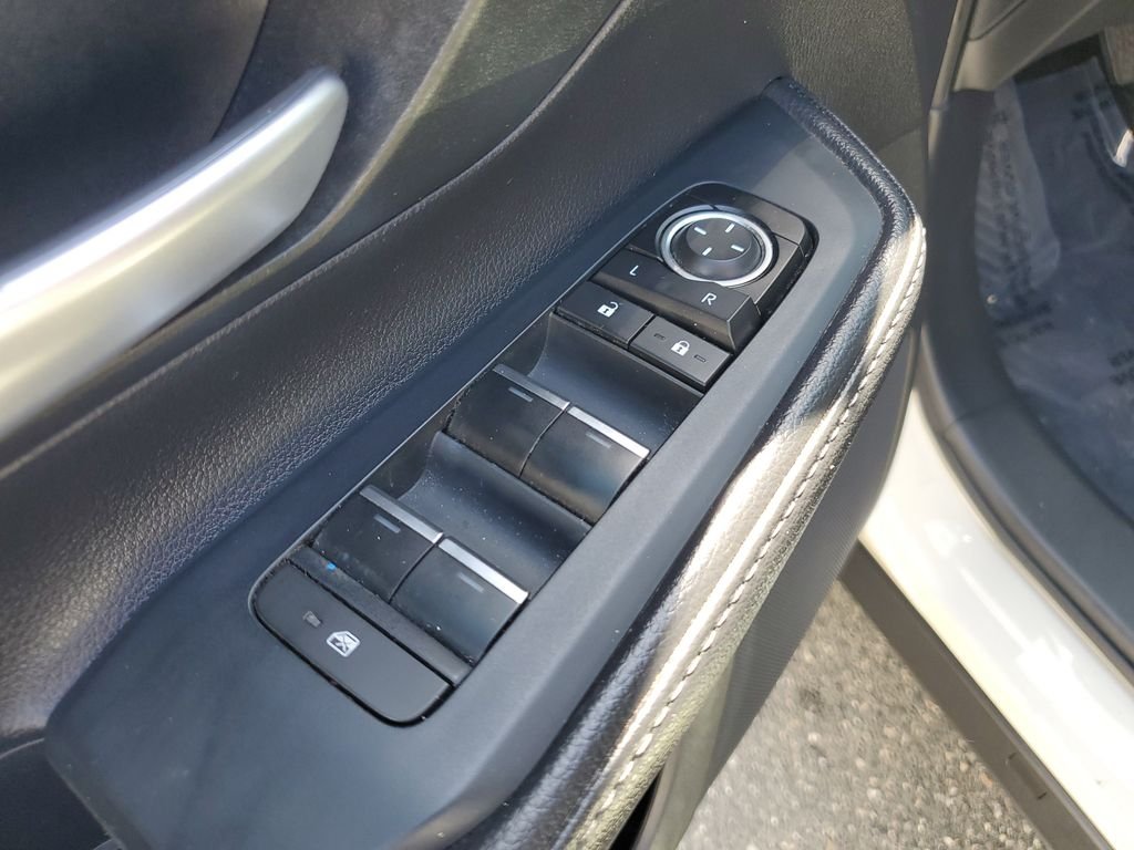 Used 2024 Cream Toyota XLE image 21