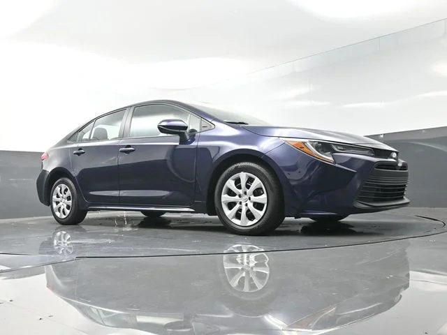 2025 Toyota Corolla LE - Photo 35