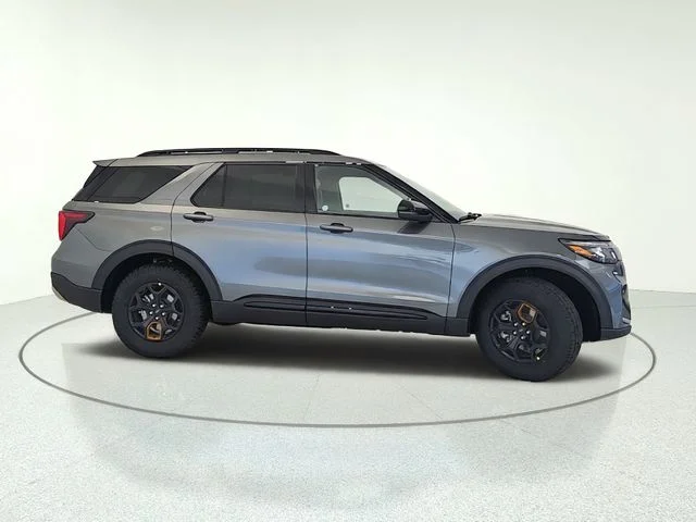 New 2026 Carbonized Gray Metallic Ford Tremor® image 7
