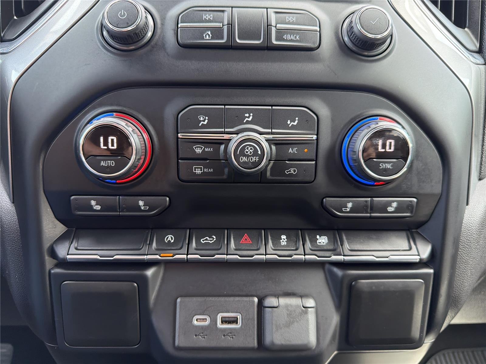 Used 2020 Iridescent Pearl Tricoat Chevrolet LT image 7