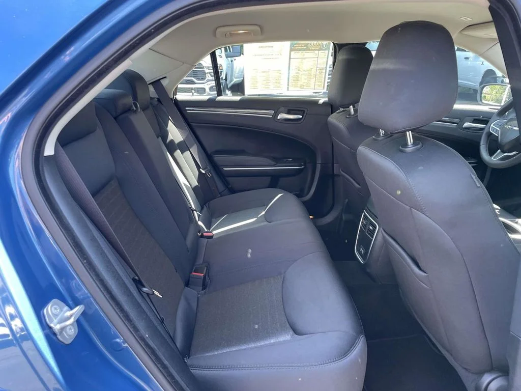 Certified Used 2022  Chrysler Touring image 17