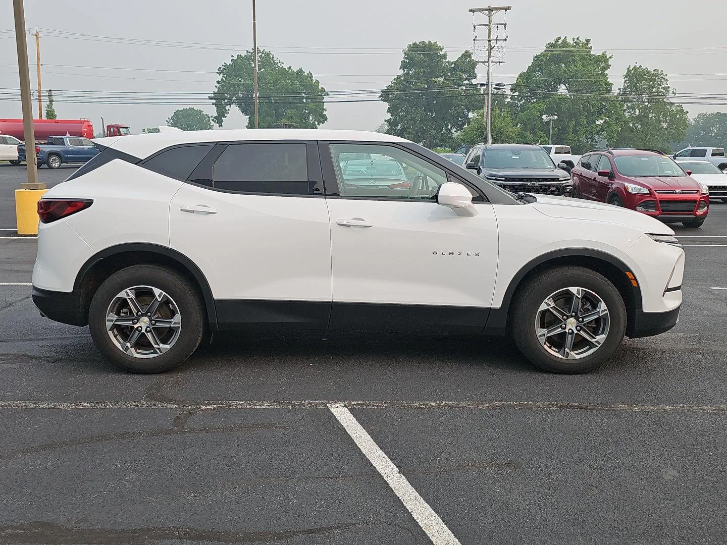 Used 2023 Summit White Chevrolet 2LT image 4