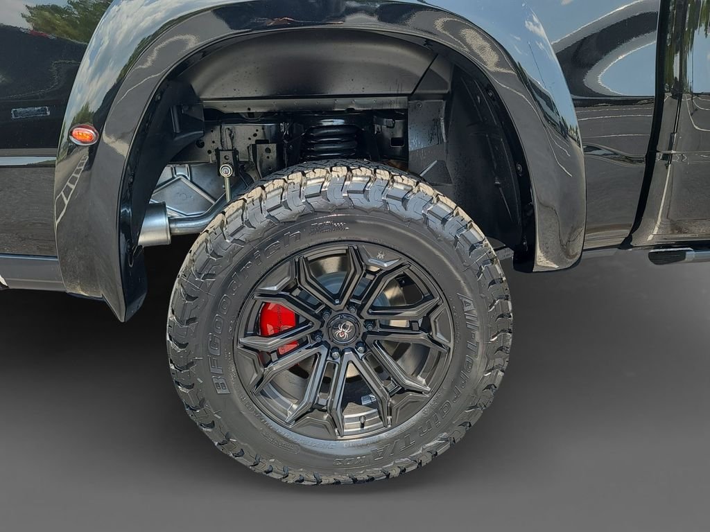 New 2026 Diamond Black Crystal Pearl-Coat Exterior Paint RAM Big Horn/Lone Star image 10