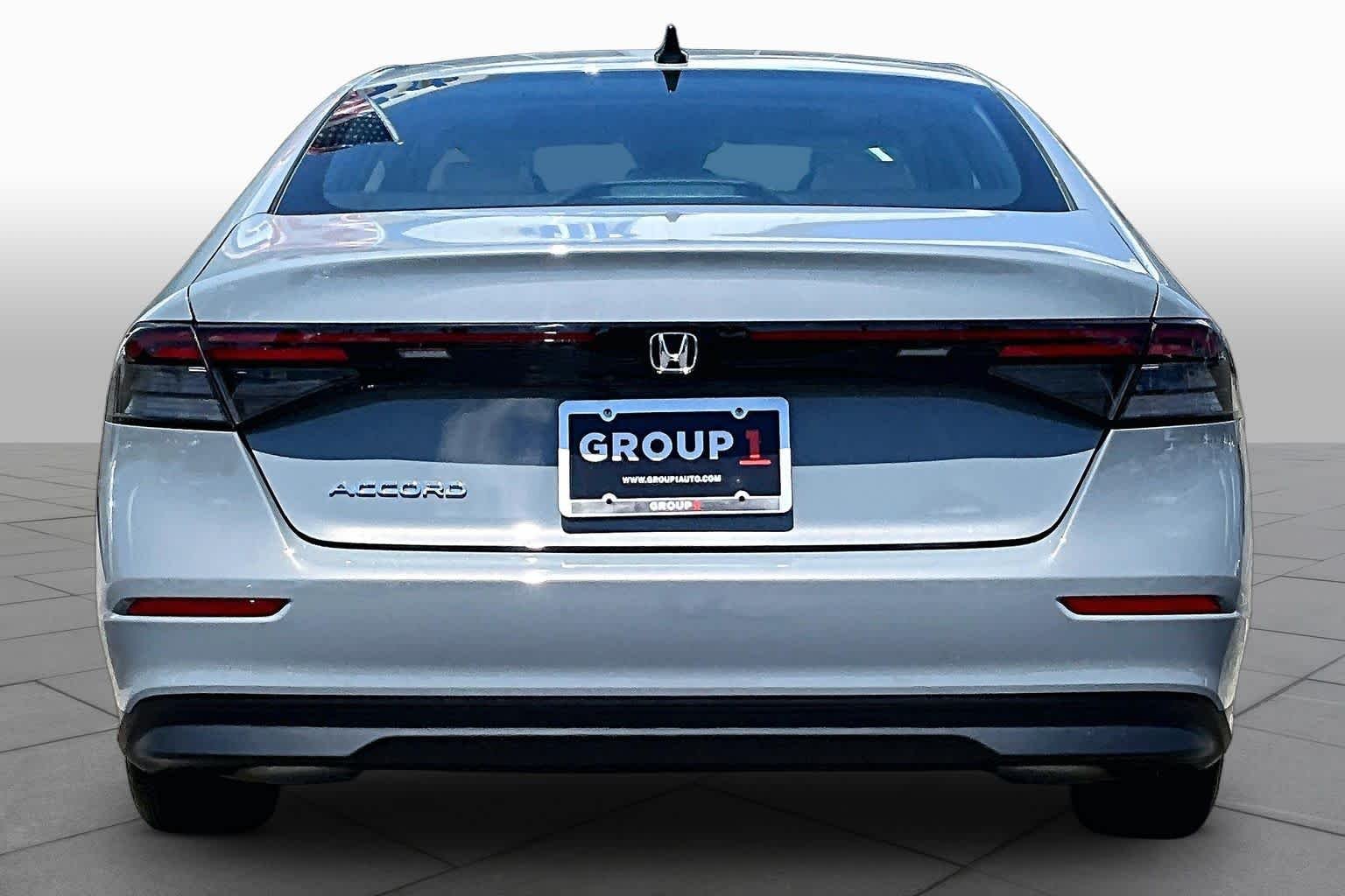Certified Used 2026 Urban Gray Pearl Honda SE image 5