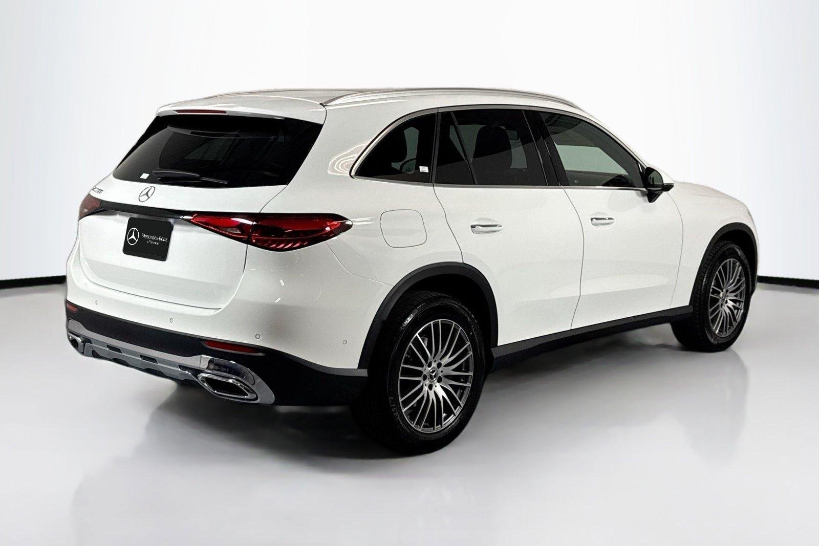 New 2026 Polar White Mercedes-Benz GLC 300 image 5